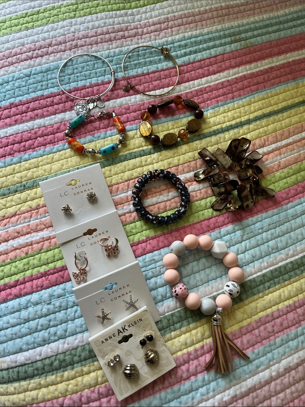 Source Unknown Multicolor Women’s Bracelet & Earring Accessories Set